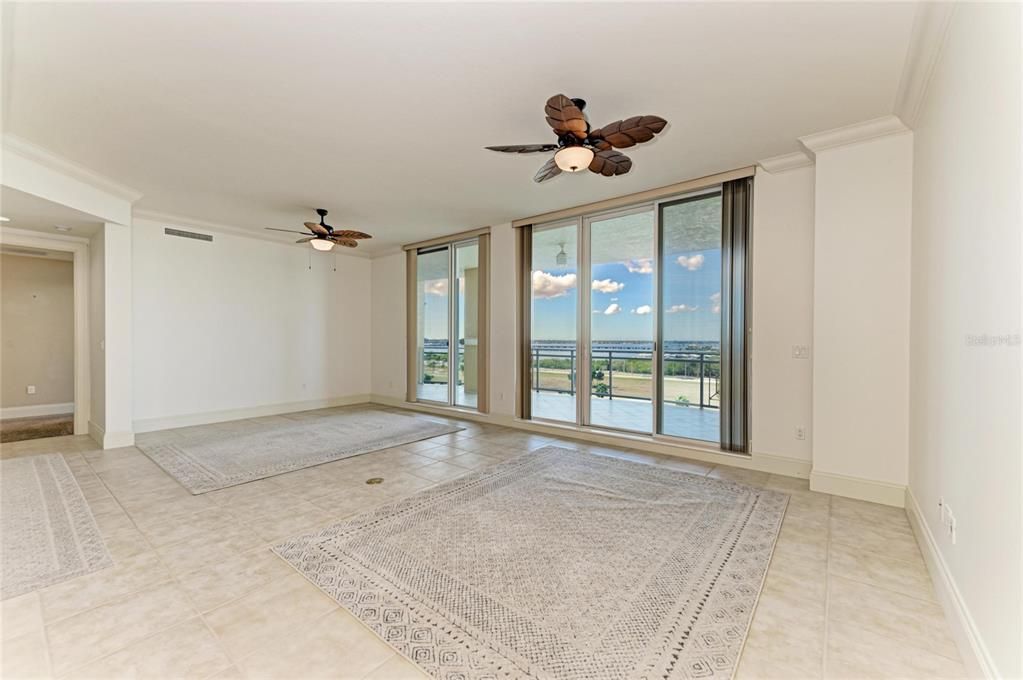 Activo con contrato: $499,000 (2 camas, 2 baños, 2051 Pies cuadrados)