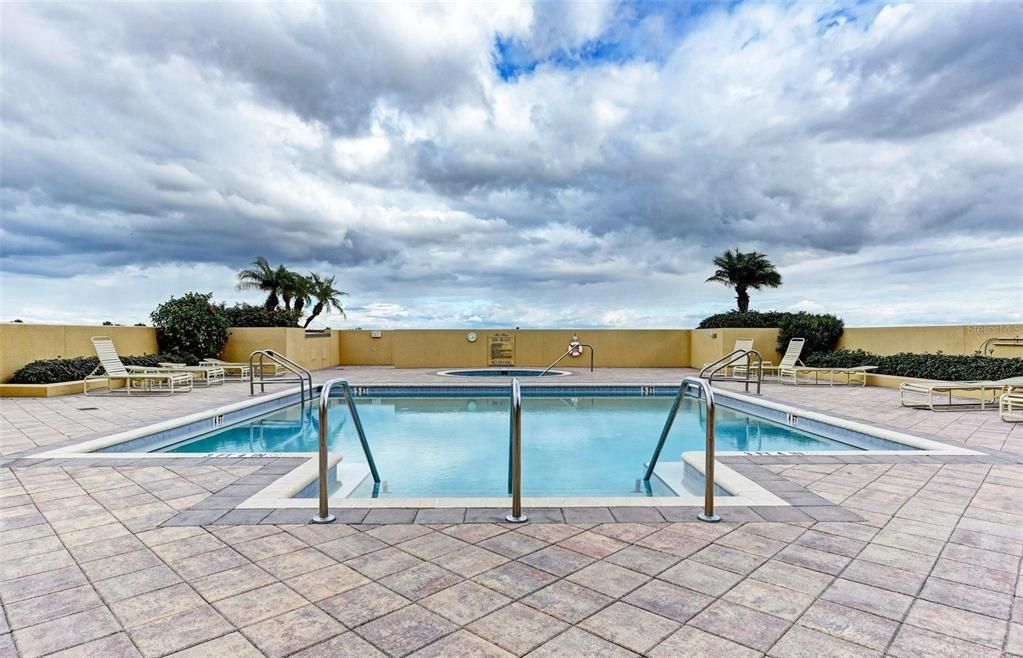 Activo con contrato: $499,000 (2 camas, 2 baños, 2051 Pies cuadrados)