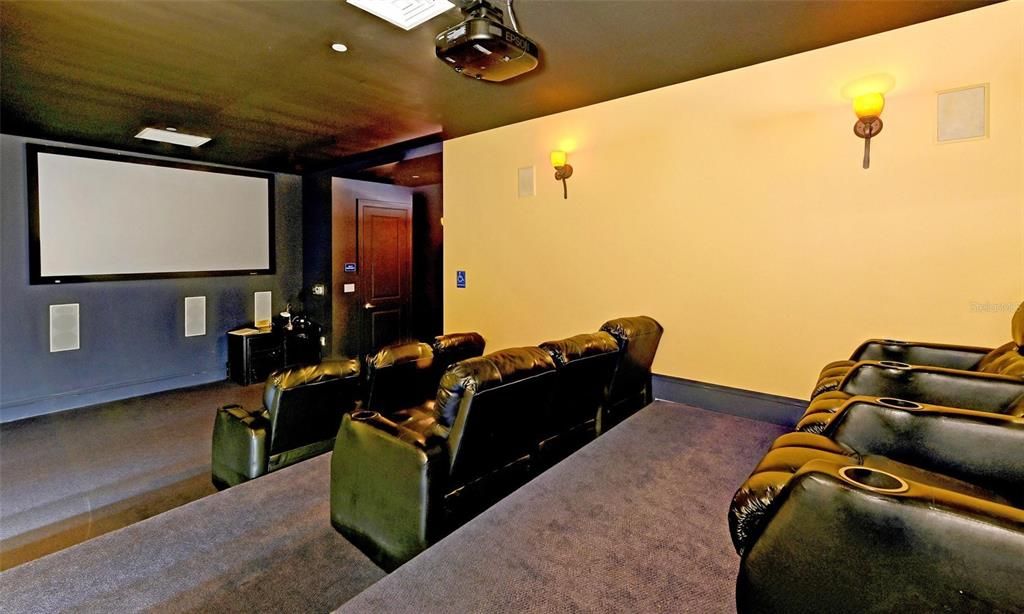 Activo con contrato: $499,000 (2 camas, 2 baños, 2051 Pies cuadrados)