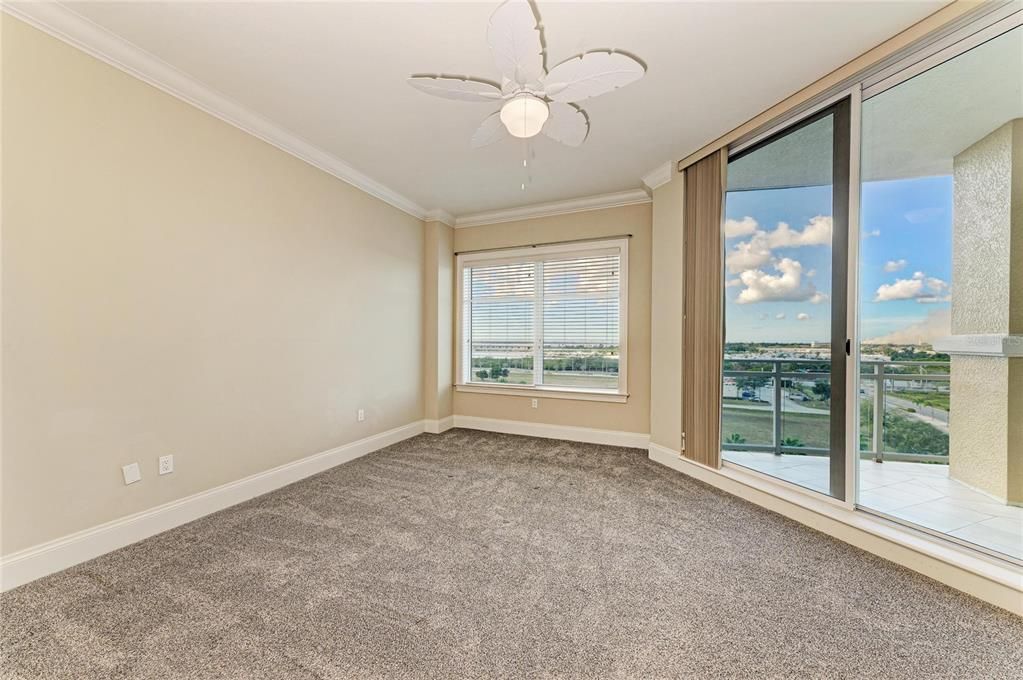 Activo con contrato: $499,000 (2 camas, 2 baños, 2051 Pies cuadrados)