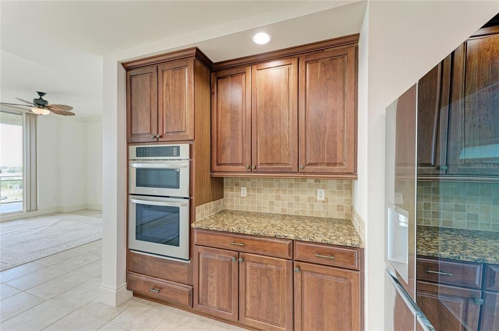Activo con contrato: $499,000 (2 camas, 2 baños, 2051 Pies cuadrados)