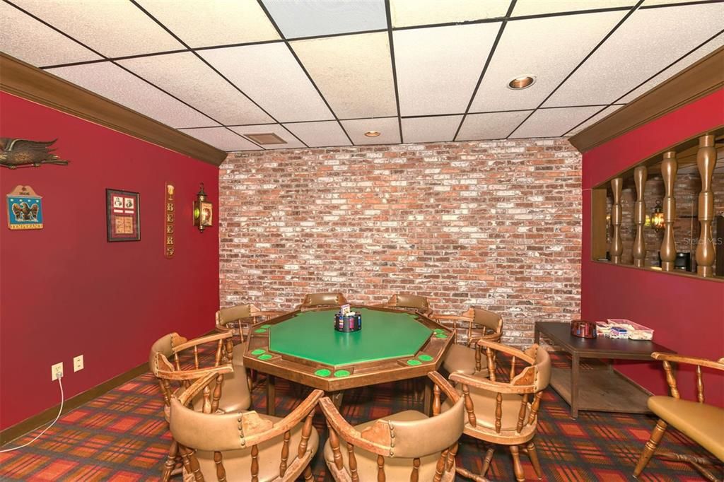For Sale: $320,000 (1 beds, 1 baths, 747 Square Feet)