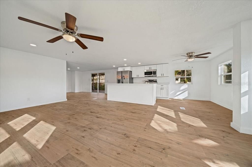 Activo con contrato: $169,000 (3 camas, 2 baños, 1344 Pies cuadrados)