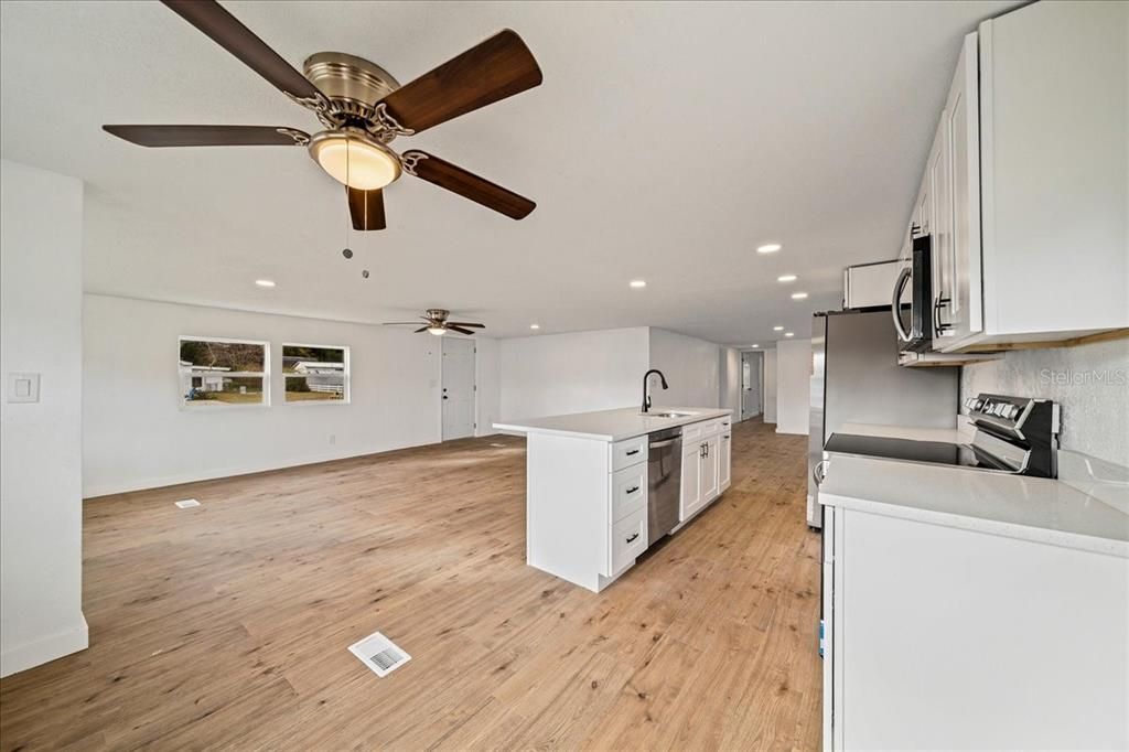Activo con contrato: $169,000 (3 camas, 2 baños, 1344 Pies cuadrados)