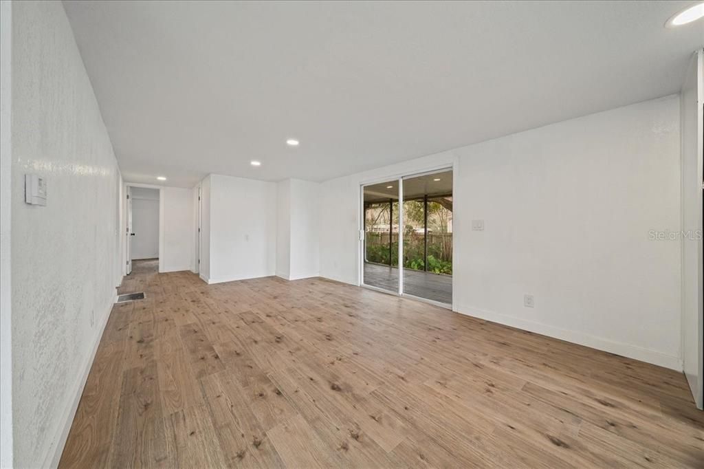 Activo con contrato: $169,000 (3 camas, 2 baños, 1344 Pies cuadrados)