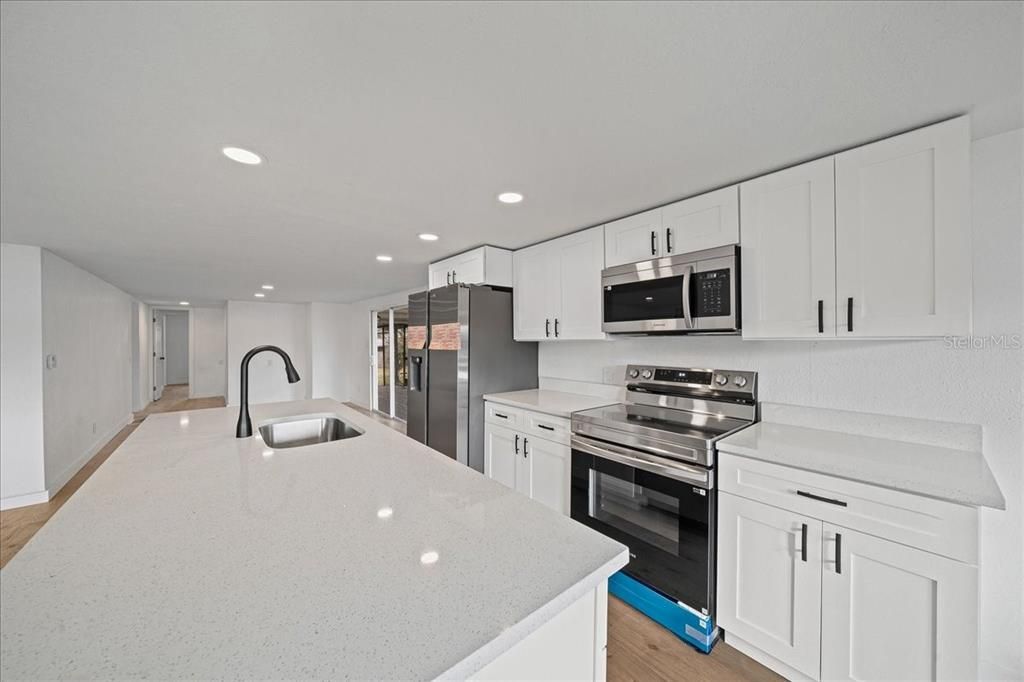 Activo con contrato: $169,000 (3 camas, 2 baños, 1344 Pies cuadrados)