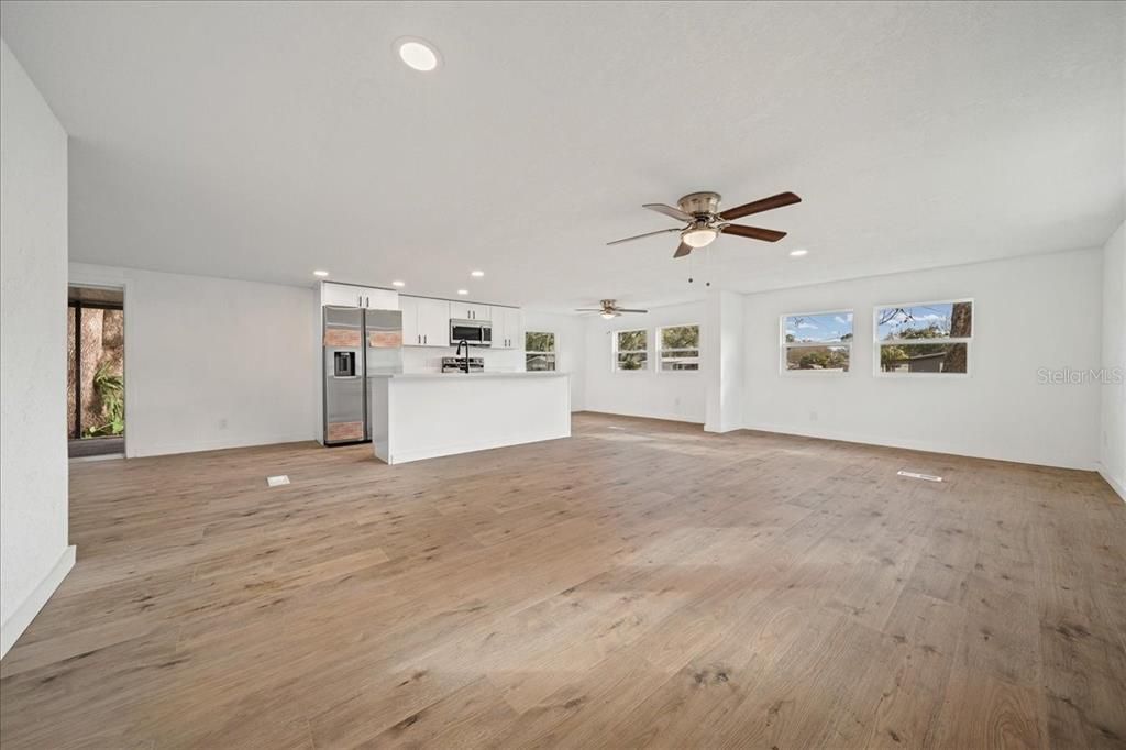Activo con contrato: $169,000 (3 camas, 2 baños, 1344 Pies cuadrados)