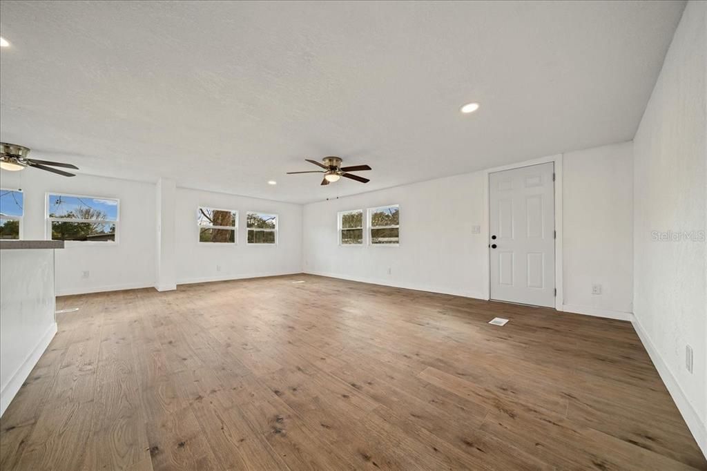 Activo con contrato: $169,000 (3 camas, 2 baños, 1344 Pies cuadrados)