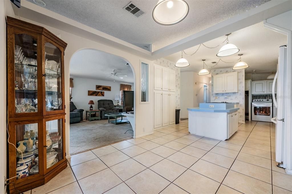 En Venta: $205,000 (4 camas, 2 baños, 1450 Pies cuadrados)