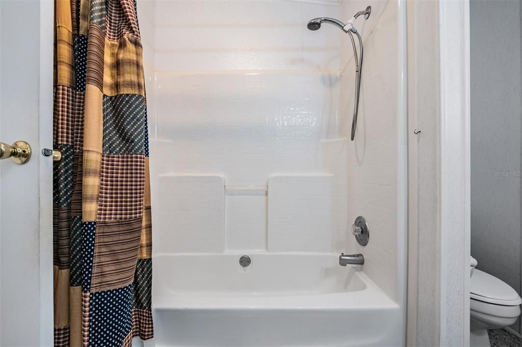 En Venta: $205,000 (4 camas, 2 baños, 1450 Pies cuadrados)