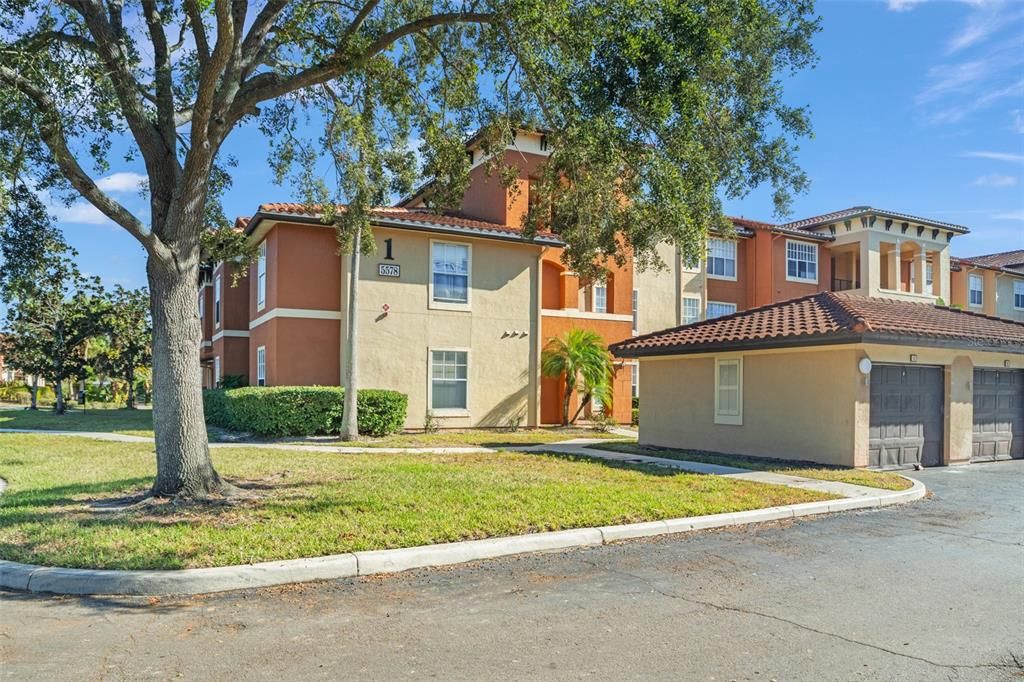 Active With Contract: $165,000 (3 beds, 2 baths, 1362 Square Feet)