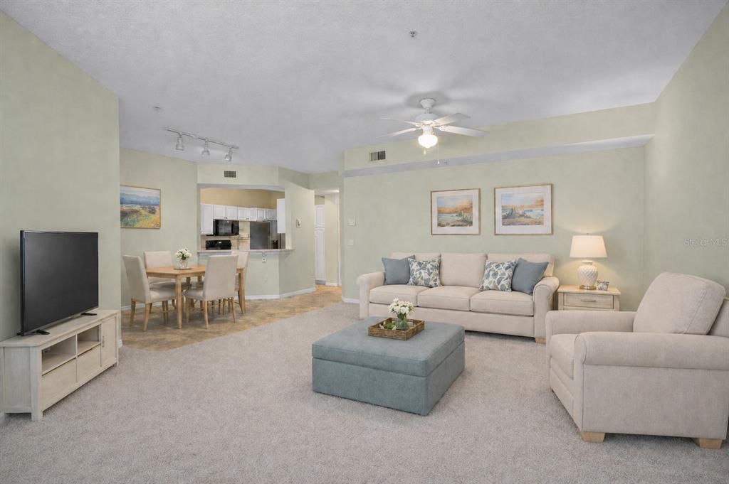 Active With Contract: $165,000 (3 beds, 2 baths, 1362 Square Feet)