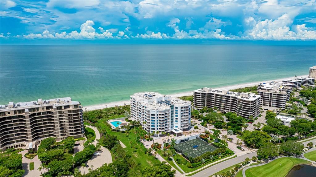 Activo con contrato: $2,399,000 (3 camas, 3 baños, 2780 Pies cuadrados)