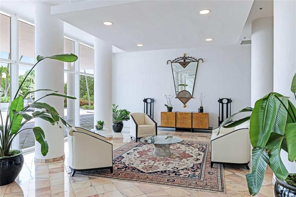 Activo con contrato: $2,399,000 (3 camas, 3 baños, 2780 Pies cuadrados)