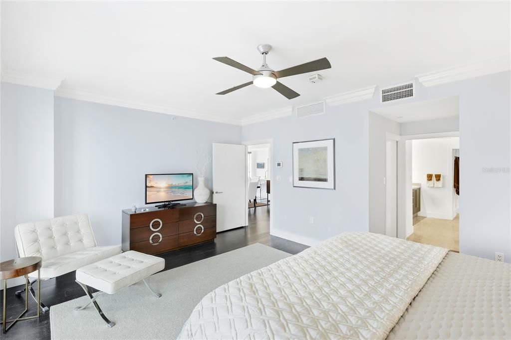 Activo con contrato: $2,399,000 (3 camas, 3 baños, 2780 Pies cuadrados)
