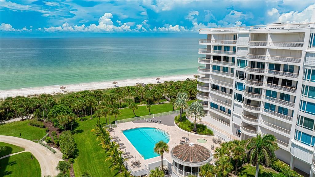 Activo con contrato: $2,399,000 (3 camas, 3 baños, 2780 Pies cuadrados)