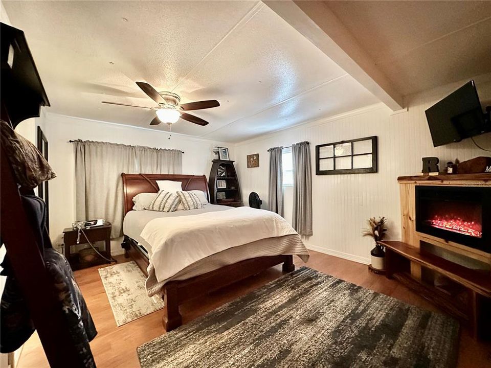 En Venta: $250,000 (3 camas, 2 baños, 1704 Pies cuadrados)