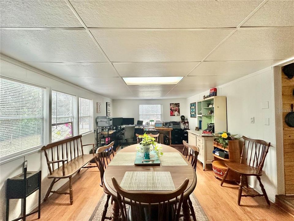 En Venta: $250,000 (3 camas, 2 baños, 1704 Pies cuadrados)