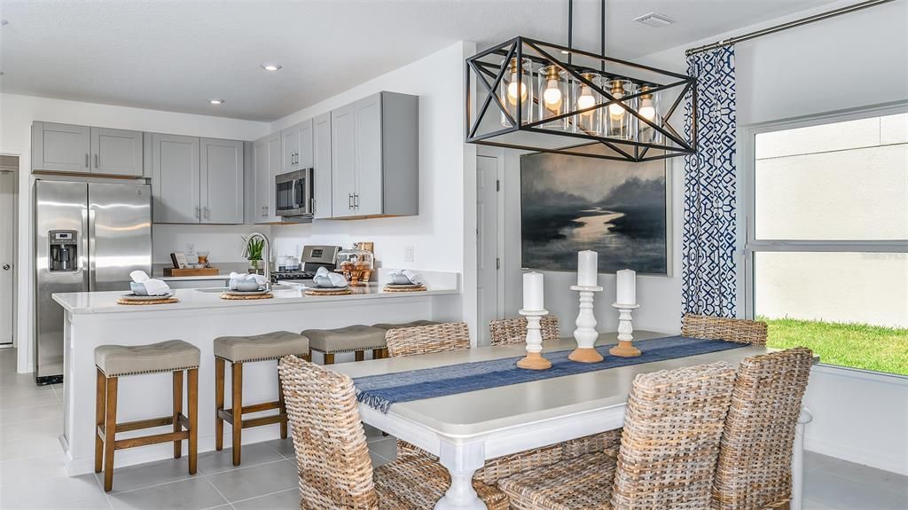 Activo con contrato: $305,999 (3 camas, 2 baños, 1455 Pies cuadrados)