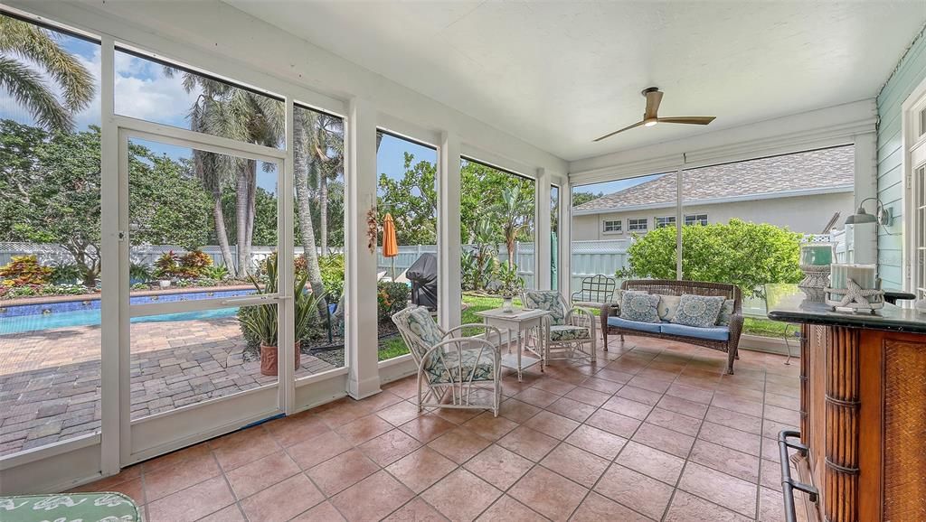 En Venta: $1,220,000 (4 camas, 3 baños, 2444 Pies cuadrados)