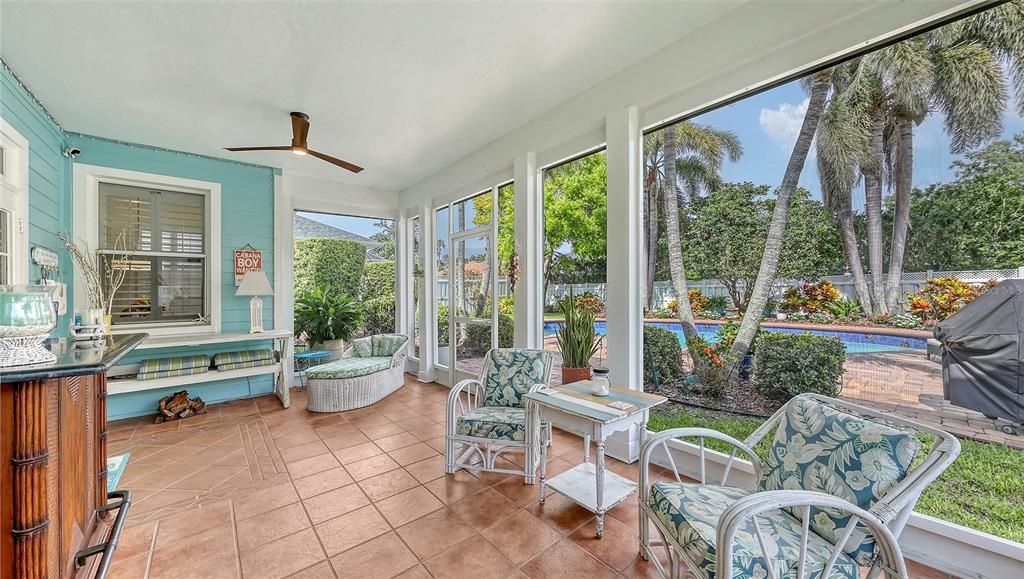 En Venta: $1,220,000 (4 camas, 3 baños, 2444 Pies cuadrados)