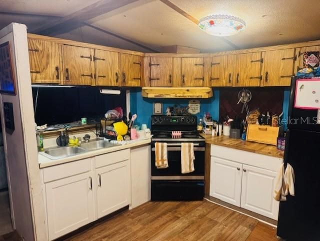 На продажу: $155,900 (2 спален, 2 ванн, 924 Квадратных фут)