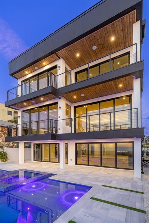 For Sale: $8,950,000 (6 beds, 6 baths, 8042 Square Feet)