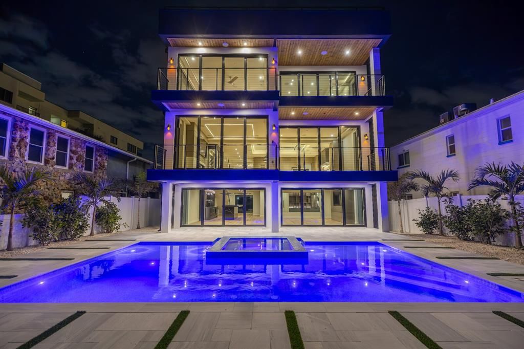 На продажу: $8,950,000 (6 спален, 6 ванн, 8042 Квадратных фут)