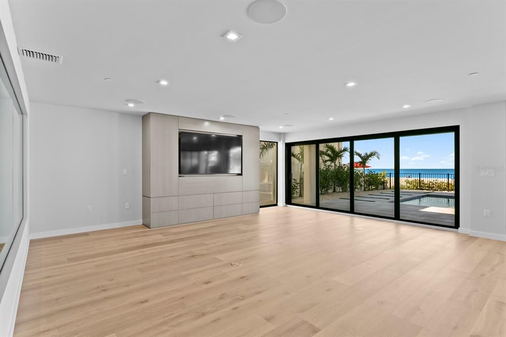 For Sale: $8,950,000 (6 beds, 6 baths, 8042 Square Feet)