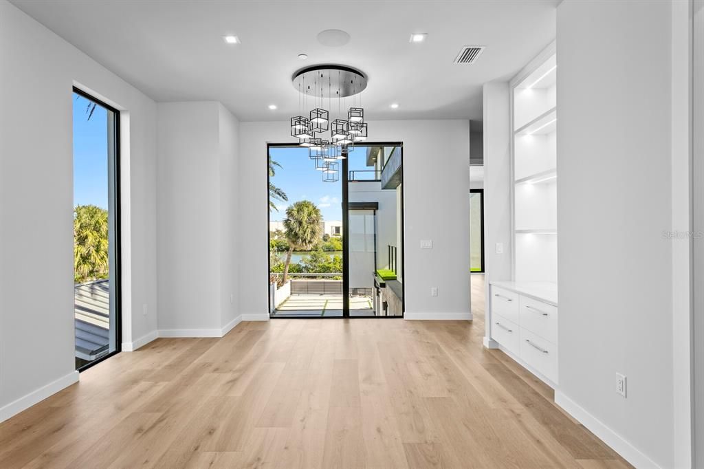 For Sale: $8,950,000 (6 beds, 6 baths, 8042 Square Feet)