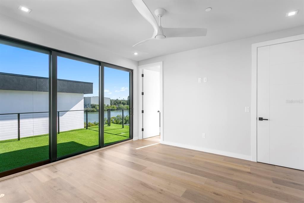 For Sale: $8,950,000 (6 beds, 6 baths, 8042 Square Feet)