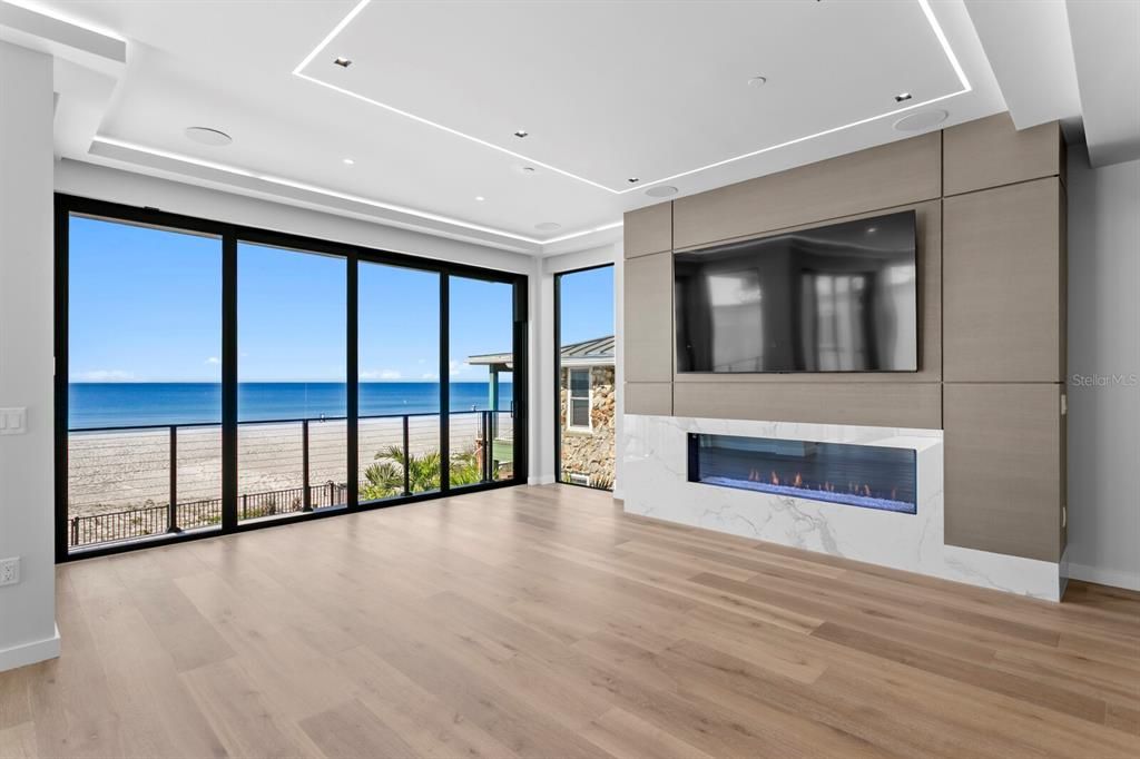 For Sale: $8,950,000 (6 beds, 6 baths, 8042 Square Feet)