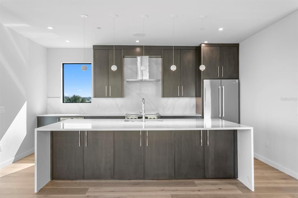 For Sale: $8,950,000 (6 beds, 6 baths, 8042 Square Feet)