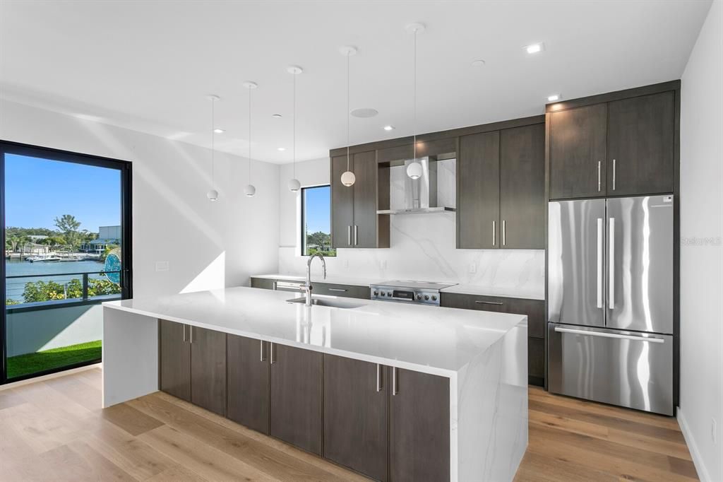 For Sale: $8,950,000 (6 beds, 6 baths, 8042 Square Feet)