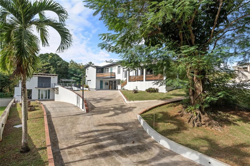 На продажу: $1,095,000 (4 спален, 4 ванн, 5200 Квадратных фут)