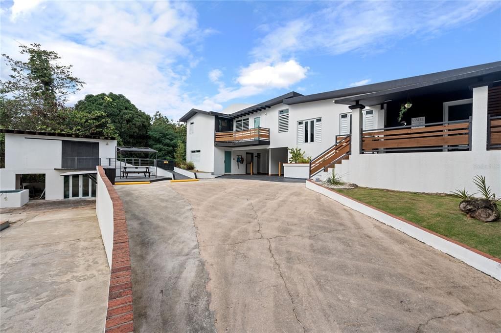 На продажу: $1,095,000 (4 спален, 4 ванн, 5200 Квадратных фут)