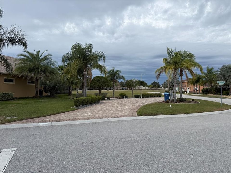 На продажу: $164,900 (0.21 acres)