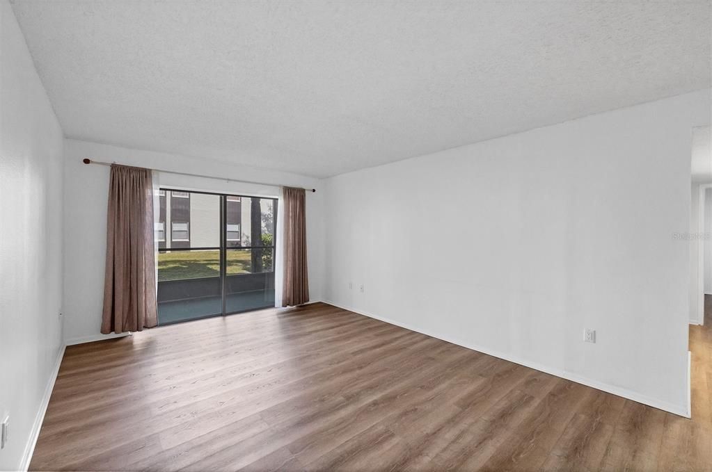 Activo con contrato: $175,000 (2 camas, 2 baños, 964 Pies cuadrados)