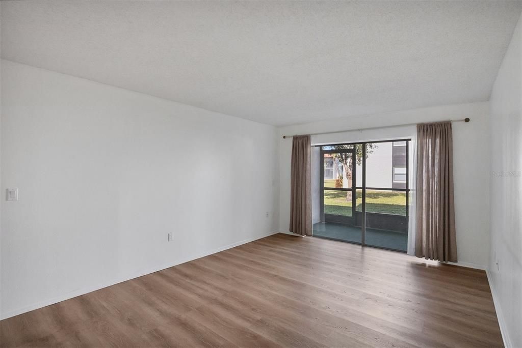 Activo con contrato: $175,000 (2 camas, 2 baños, 964 Pies cuadrados)