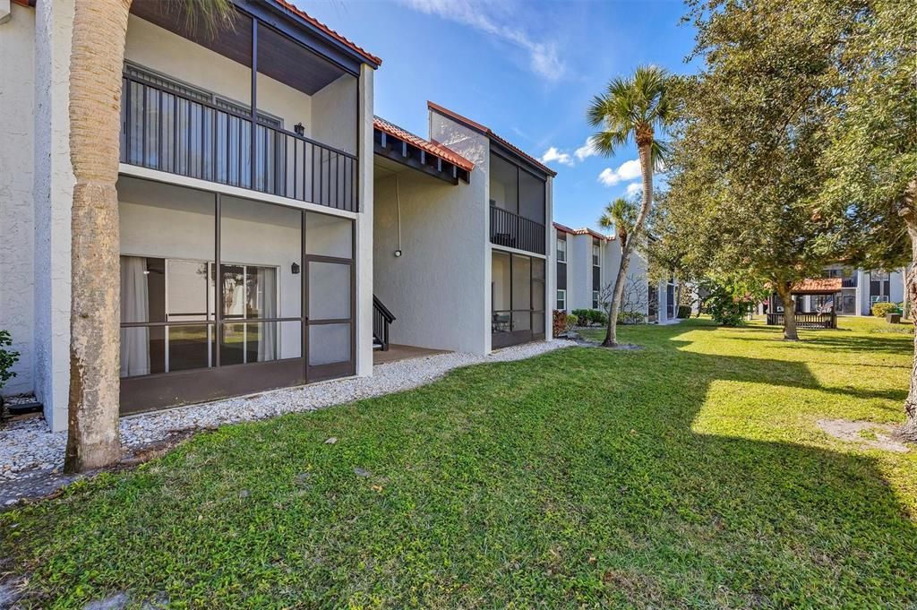 Activo con contrato: $175,000 (2 camas, 2 baños, 964 Pies cuadrados)