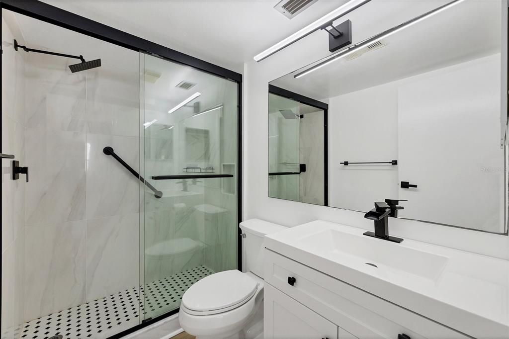 Activo con contrato: $175,000 (2 camas, 2 baños, 964 Pies cuadrados)