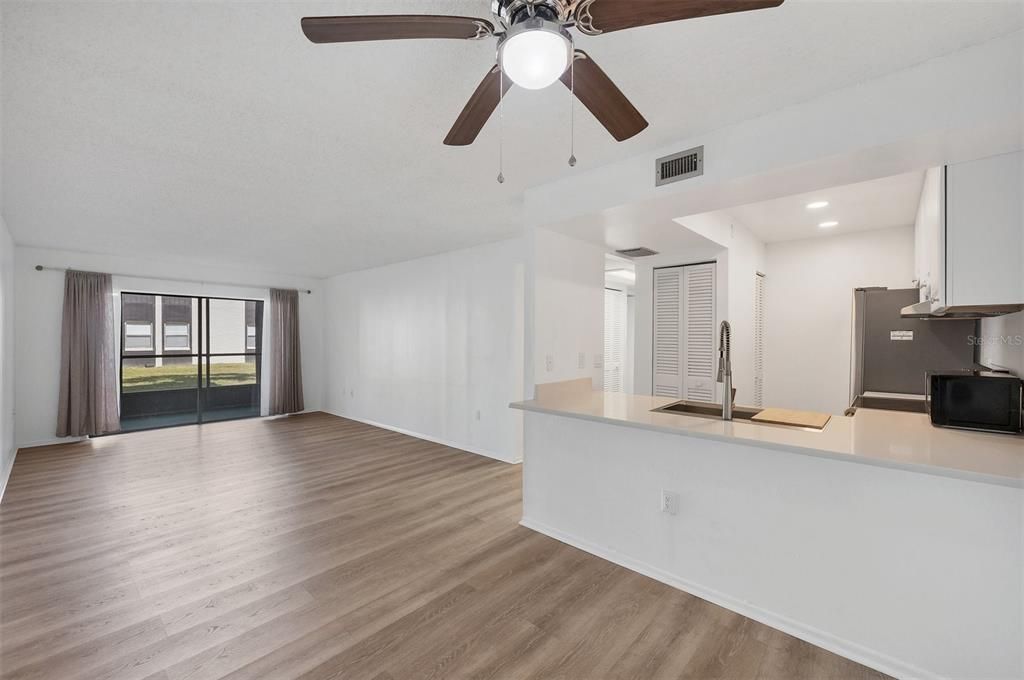 Activo con contrato: $175,000 (2 camas, 2 baños, 964 Pies cuadrados)