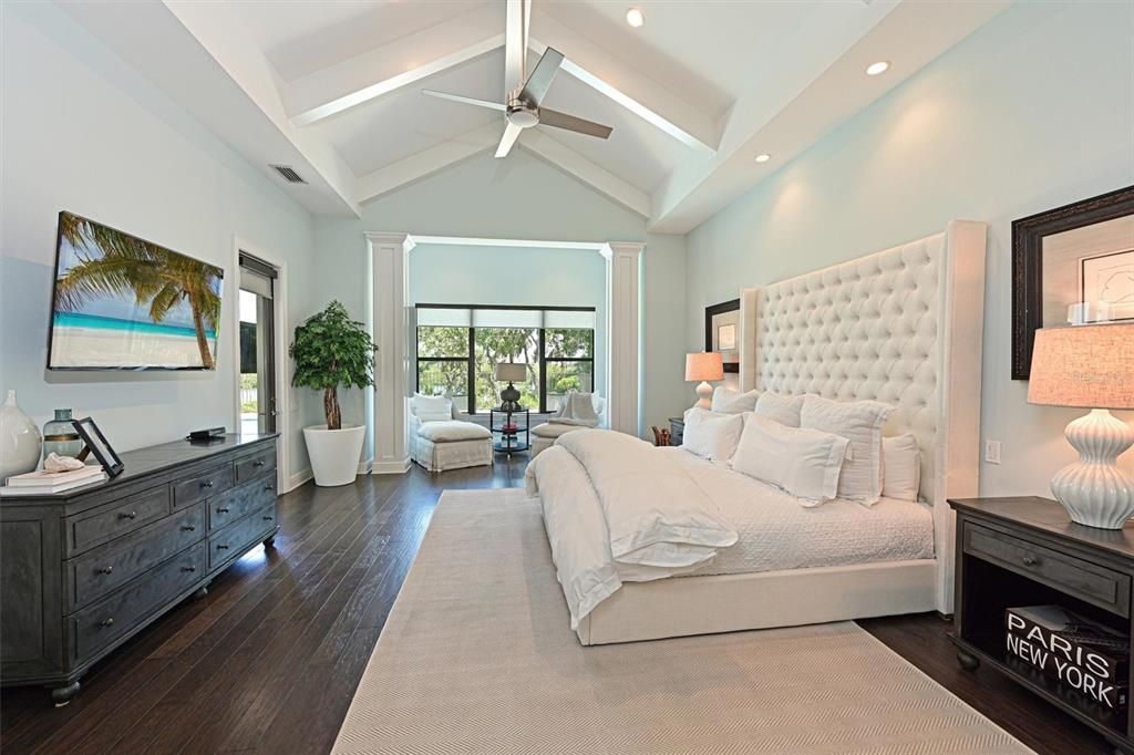 Activo con contrato: $2,850,000 (3 camas, 3 baños, 3669 Pies cuadrados)