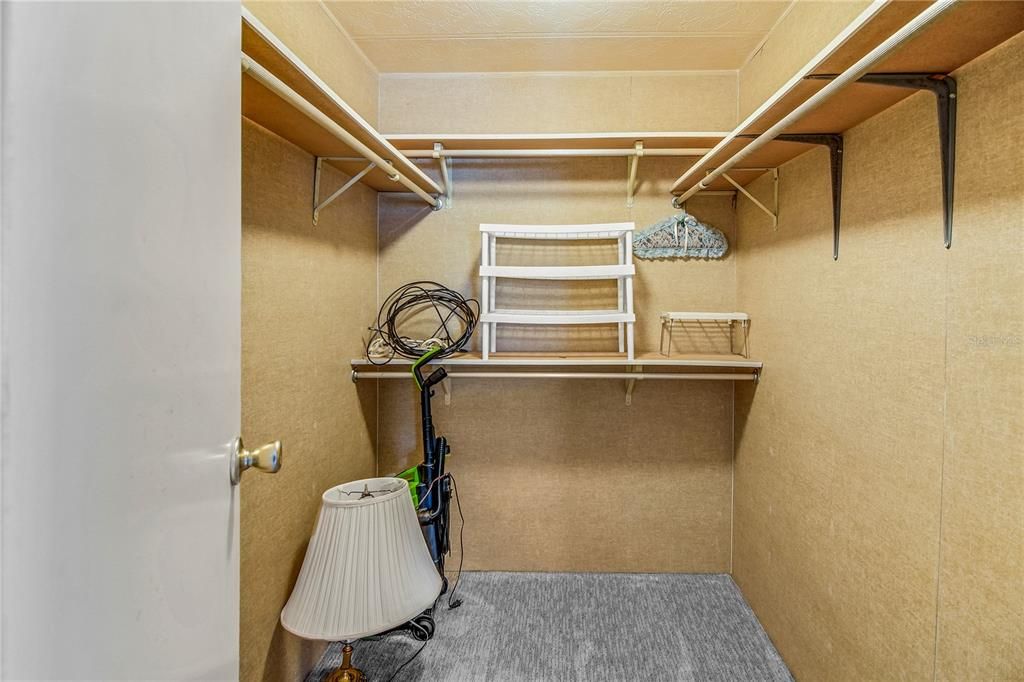 На продажу: $139,997 (2 спален, 2 ванн, 1040 Квадратных фут)
