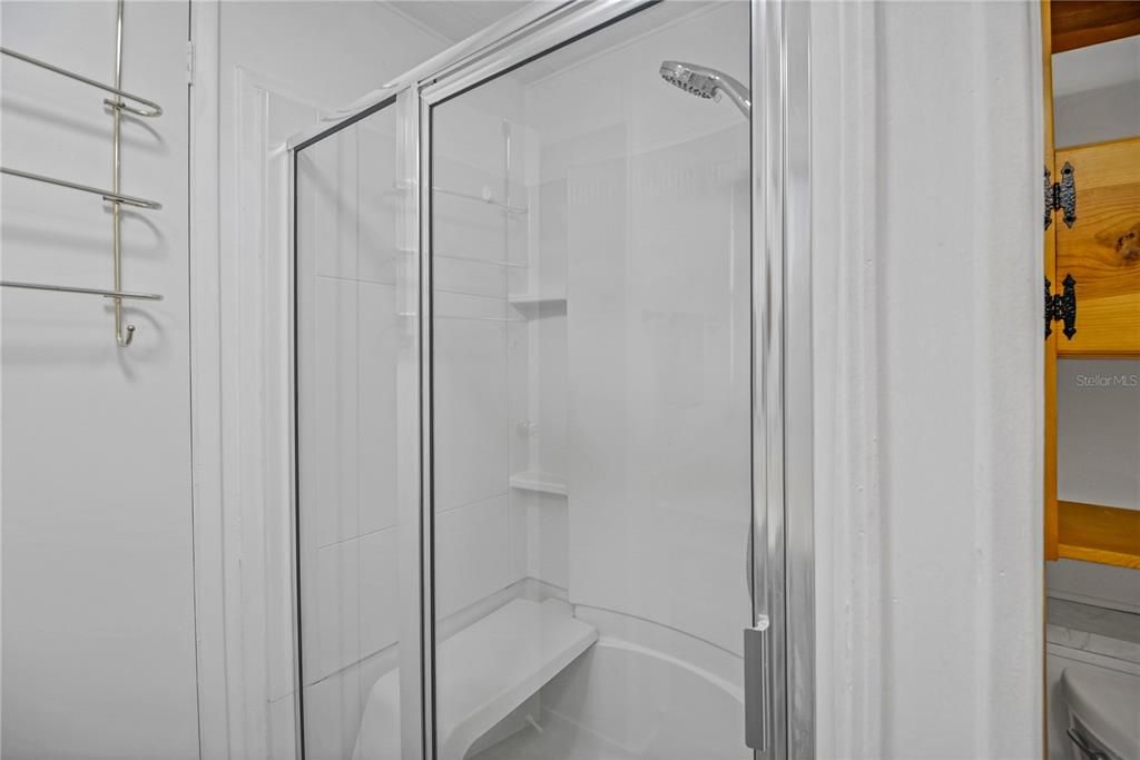 На продажу: $139,997 (2 спален, 2 ванн, 1040 Квадратных фут)