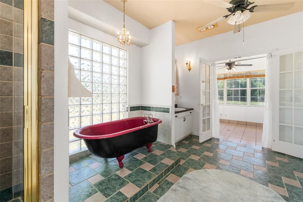 For Sale: $967,000 (5 beds, 3 baths, 3270 Square Feet)