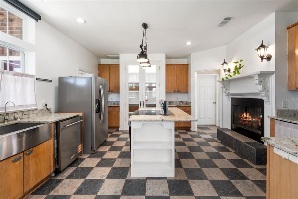 For Sale: $967,000 (5 beds, 3 baths, 3270 Square Feet)