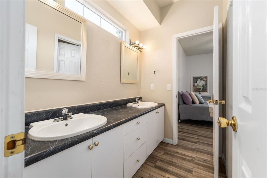 For Sale: $967,000 (5 beds, 3 baths, 3270 Square Feet)