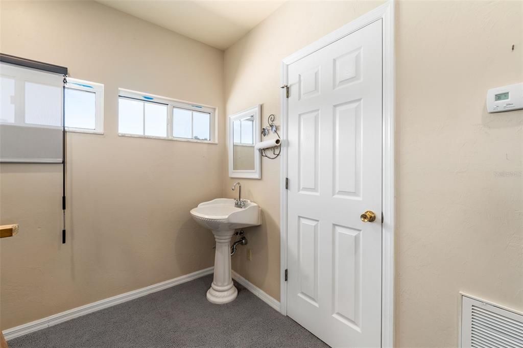 For Sale: $967,000 (5 beds, 3 baths, 3270 Square Feet)
