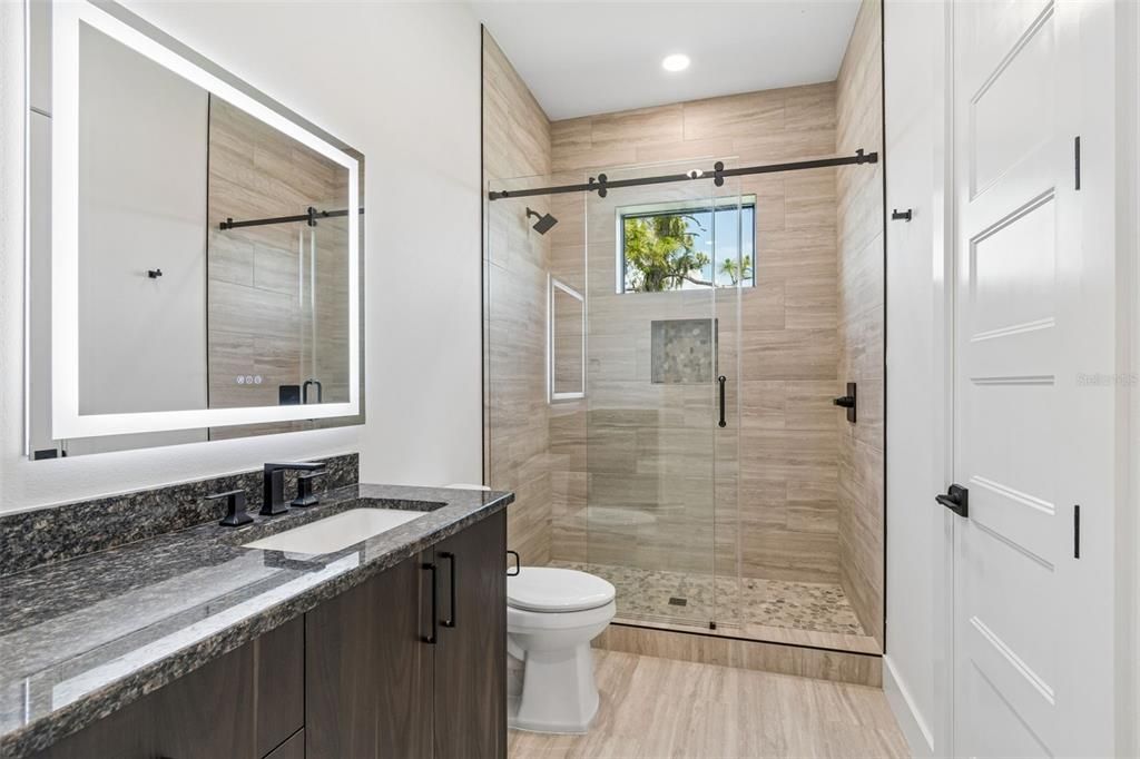 En Venta: $3,980,000 (5 camas, 4 baños, 5189 Pies cuadrados)